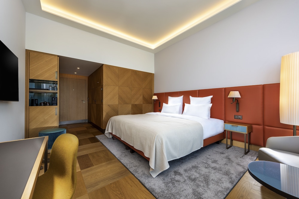 Deluxe Room, 1 King Bed, Executive Level (Executive Floor)