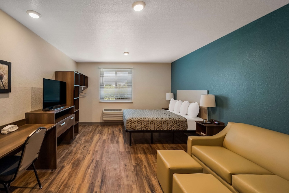 Queen Bed Suite w/ Sofa Bed