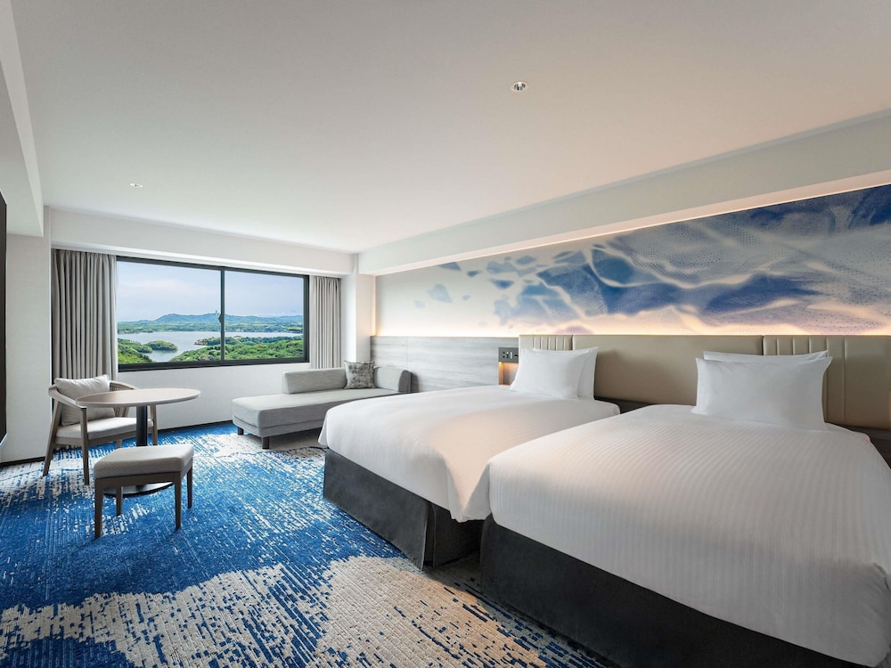 Superior Room, 3 Twin Beds, Non Smoking, Ocean View (High Floor)