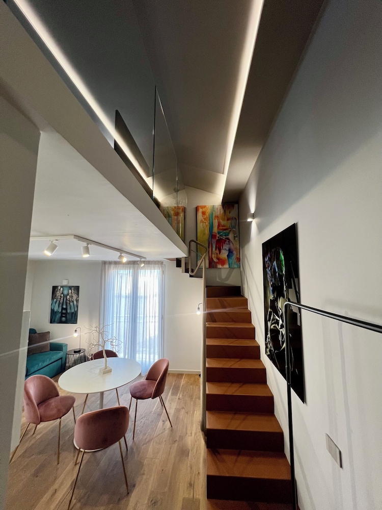 Executive Suite, Balcony, City View