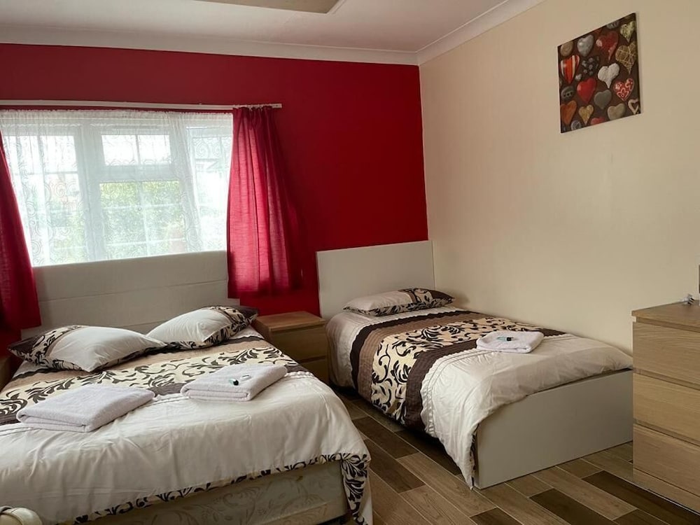 Basic Triple Room photo 2