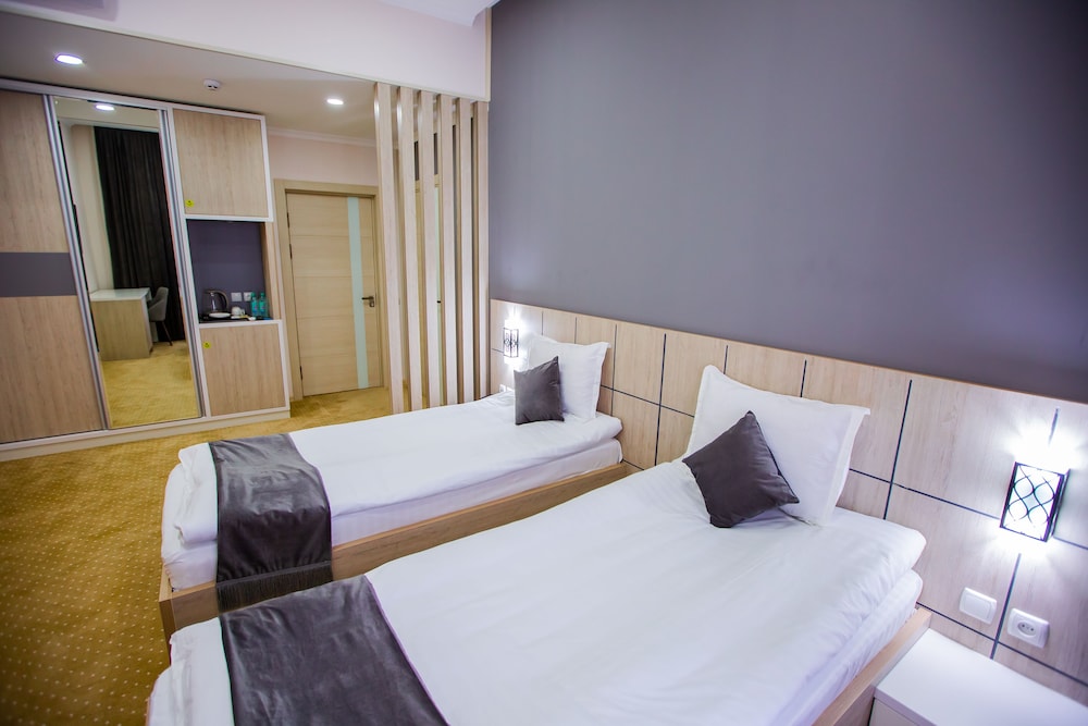 Twin Room - Photo 2