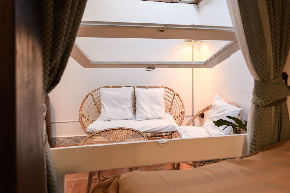 Traditional House, 3 Bedrooms - Photo 12