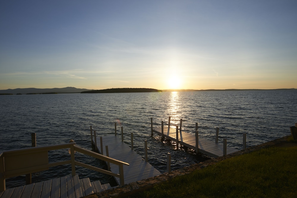 Cabin, 1 Queen Bed, Kitchenette, Lake View photo 2