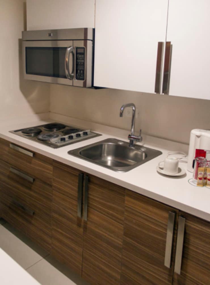 Standard Room, 2 Double Beds, Kitchenette photo 3