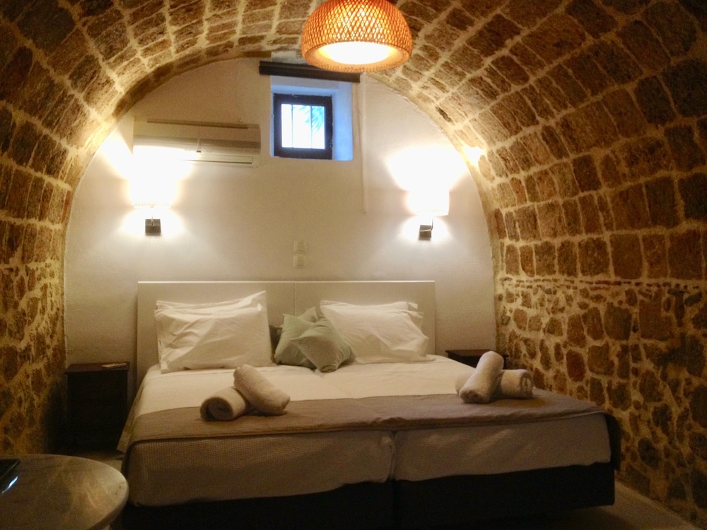 Deluxe Double or Twin Room photo 1