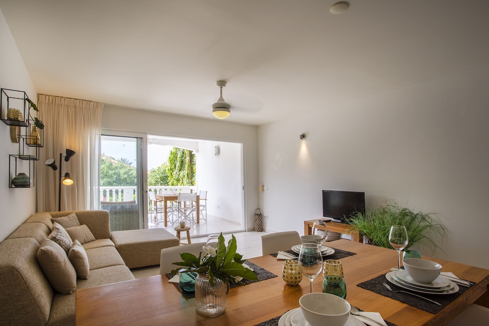 Deluxe Apartment, 2 Bedrooms, Pool Access photo 2