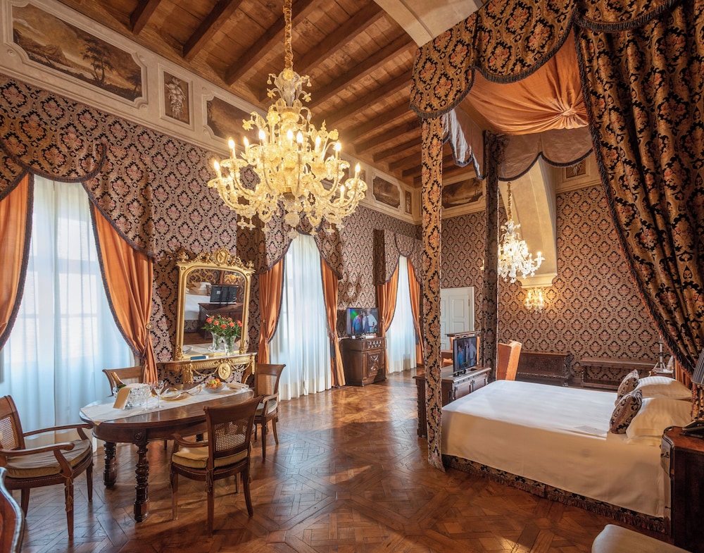 Luxury Room (Castle) photo 1
