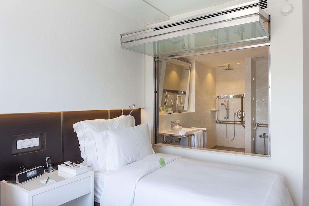 Deluxe Room - Photo 4