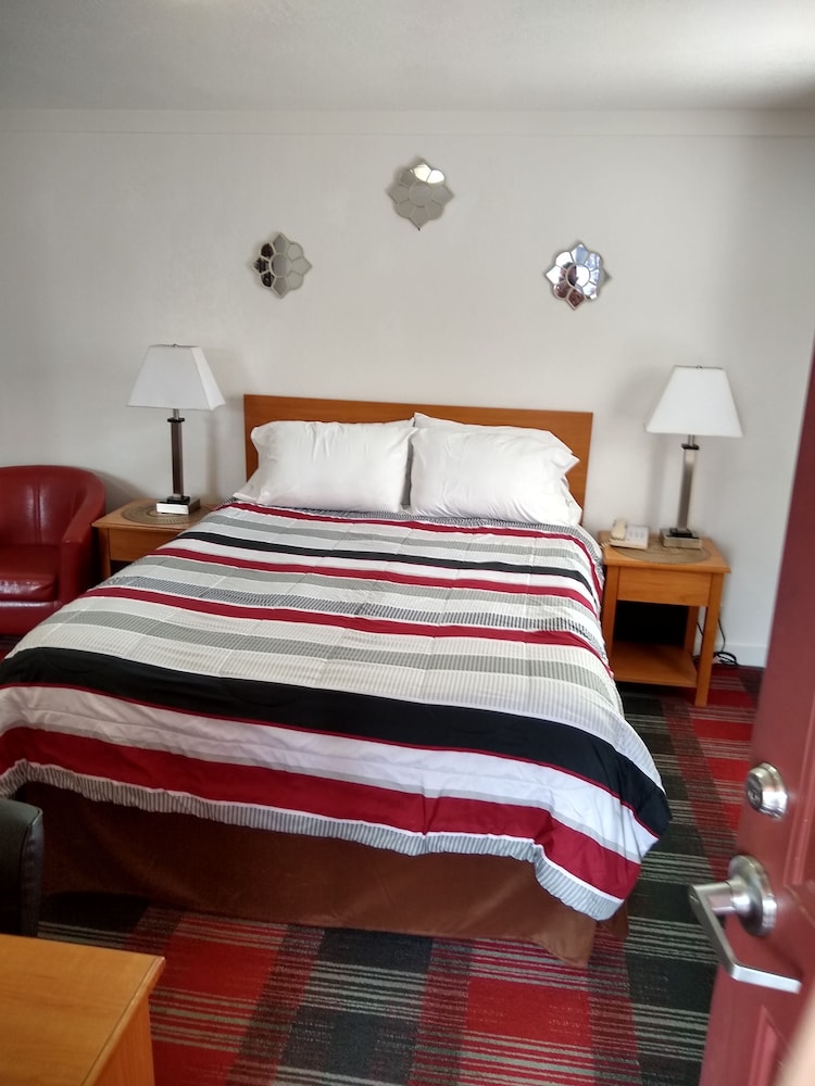 Room, 1 Queen Bed, Non-smoking - Photo 4