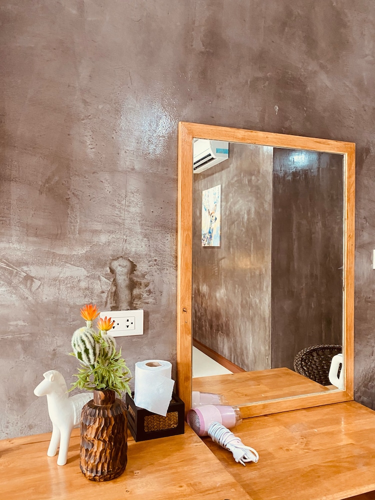 Deluxe Double Room, Bathtub - Photo 9