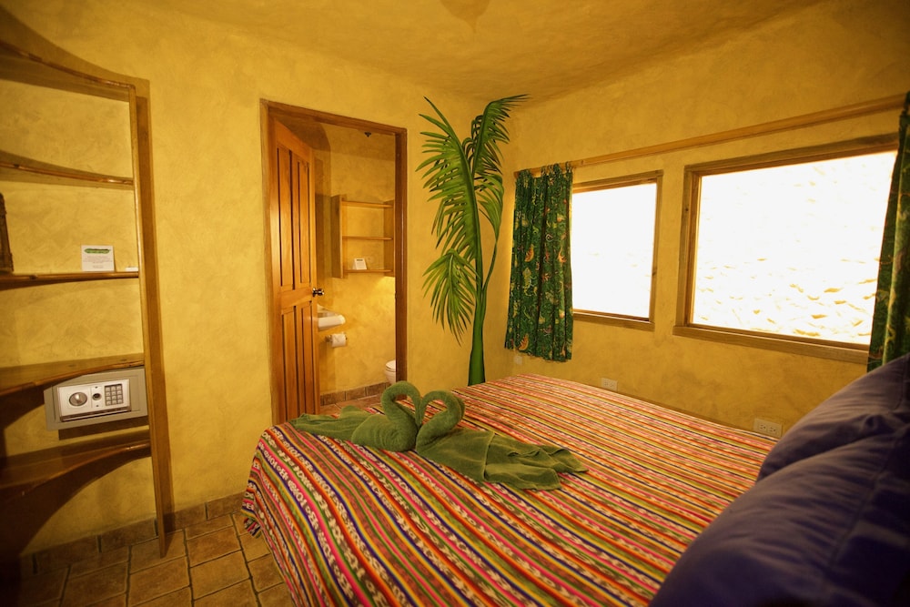 Village Room - 1 Queen photo 2