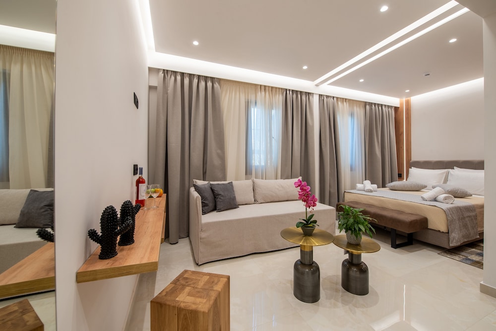 Superior Suite - Photo 2
