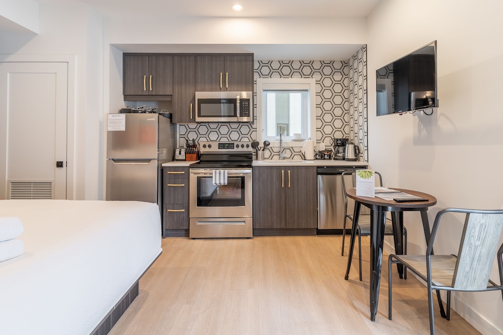 Micro Suite - Dog Friendly
