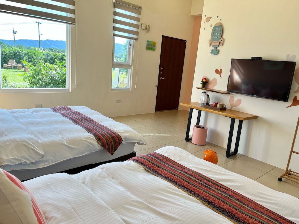 Family Quadruple Room, 2 Double Beds, Garden Area photo 2