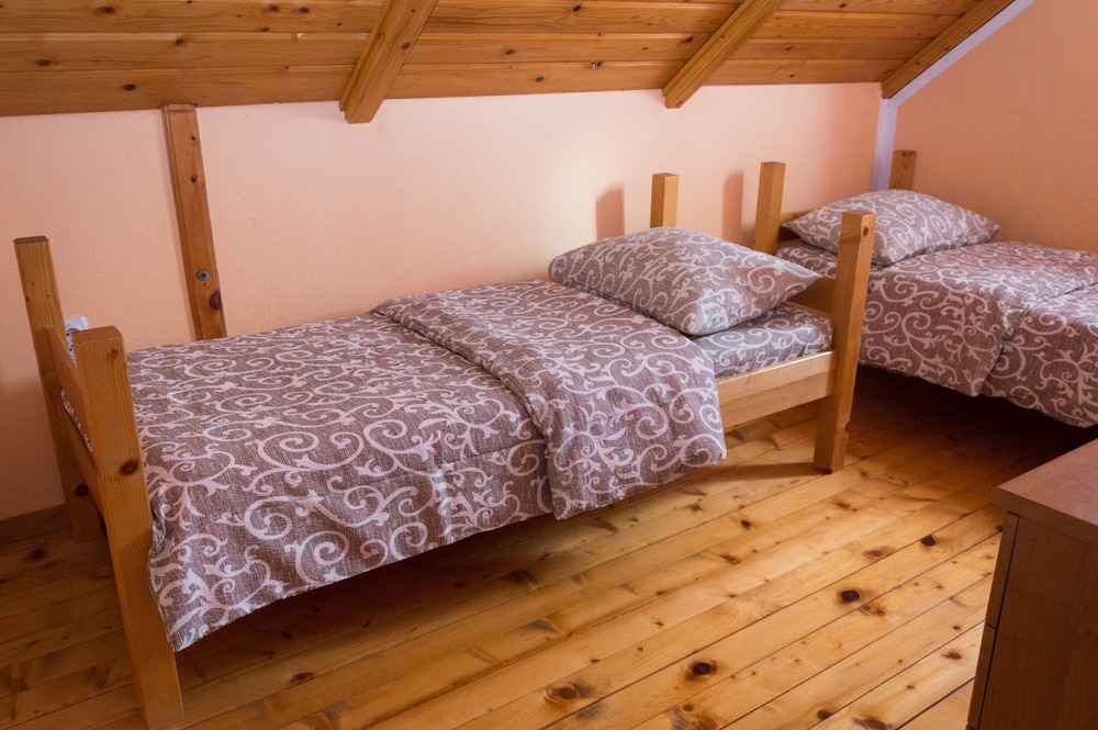 Family Chalet, 3 Bedrooms, Jetted Tub, Mountain View photo 3