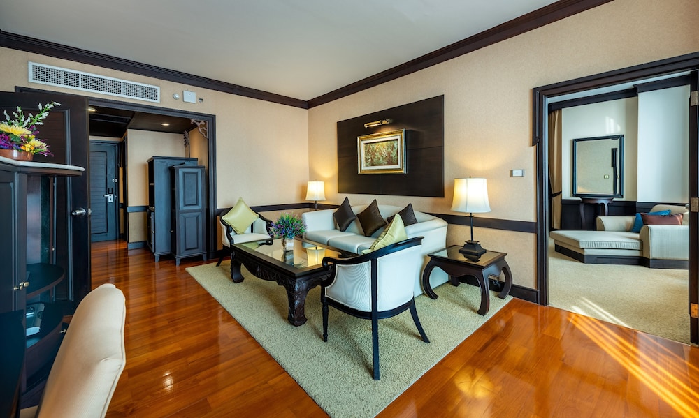 999 Chaophya Suite photo 3