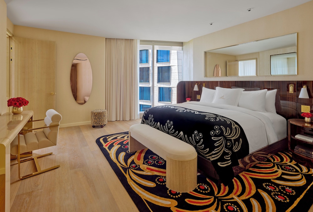 Deluxe One-Bedroom Suite