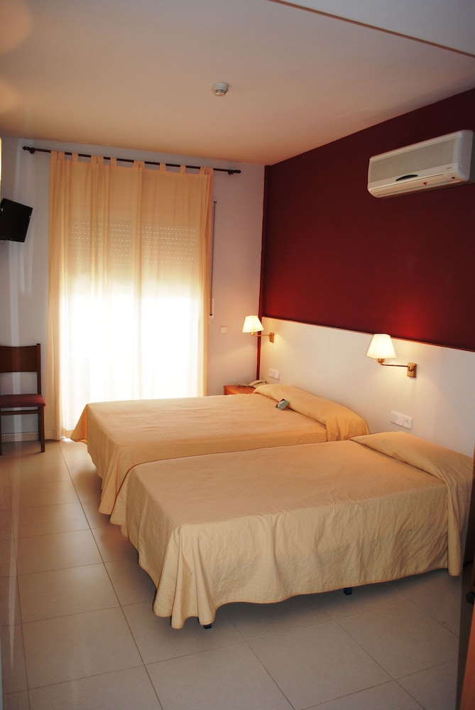 Standard Triple Room - Photo 1