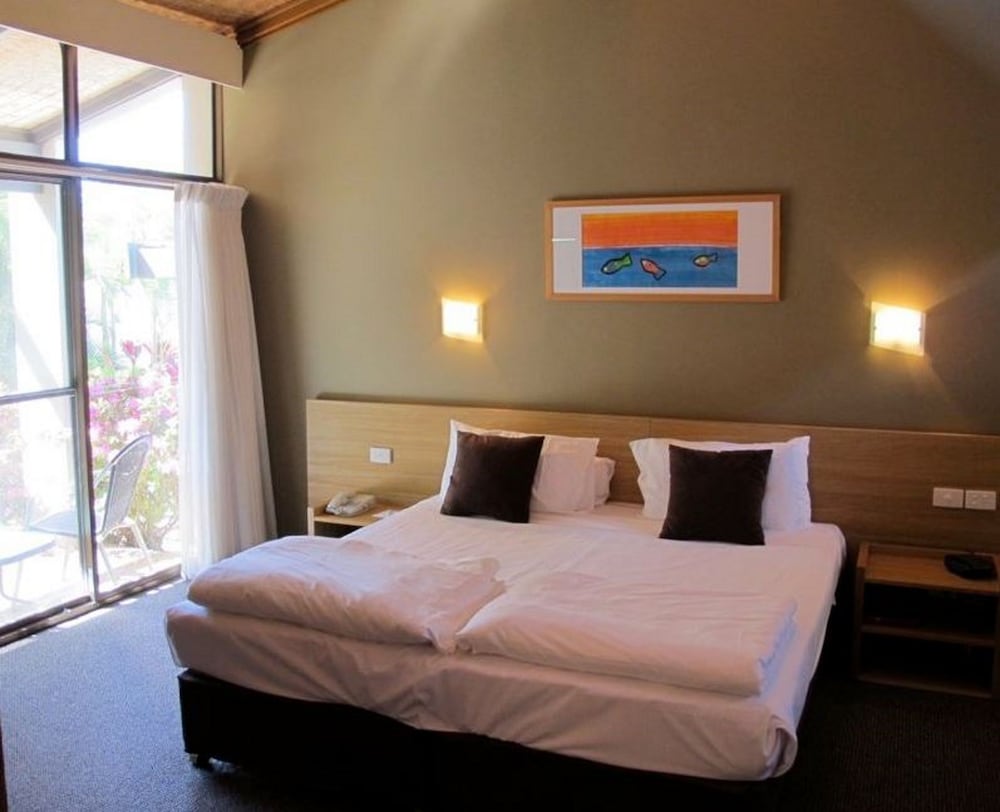 Standard Suite, 1 Bedroom, Kitchenette photo 2