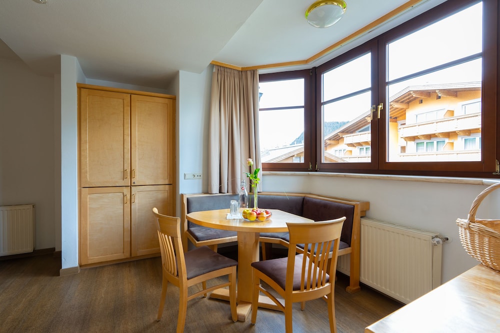 Apartment, 1 Bedroom, Balcony (with oriel) photo 2