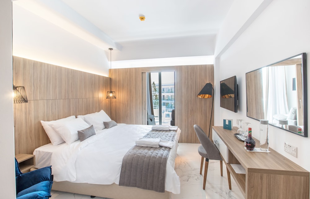 Deluxe Suite, Sea View photo 1