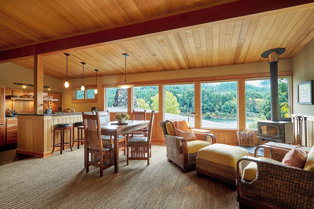 Chinook Suite