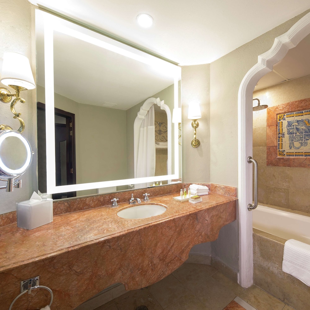 Room, 2 Queen Beds, Patio - Photo 4