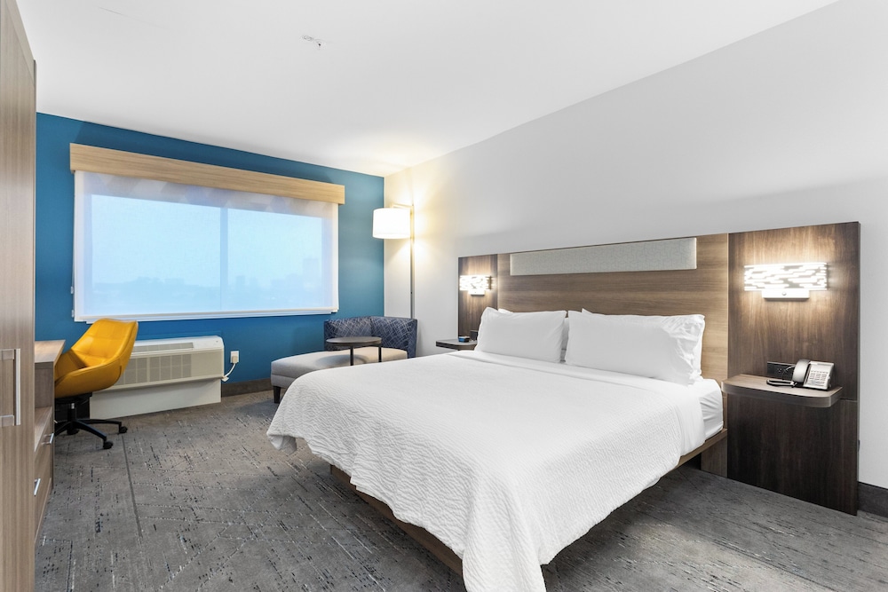 Standard Room, 1 King Bed photo 2