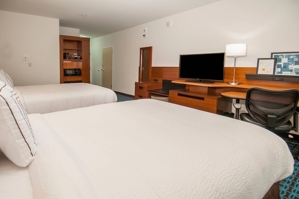 Room, 2 Queen Beds - Photo 3