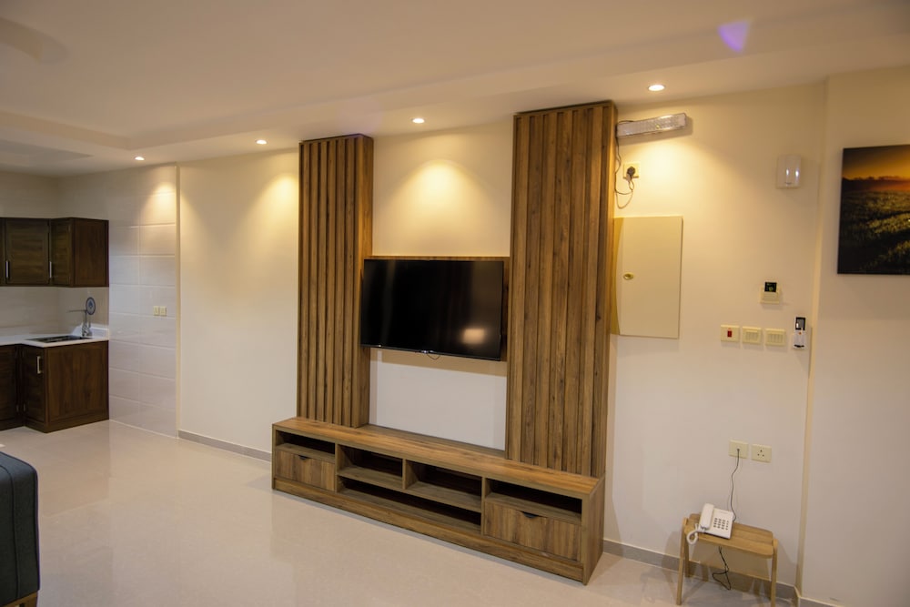 Family Apartment, 3 Bedrooms photo 2