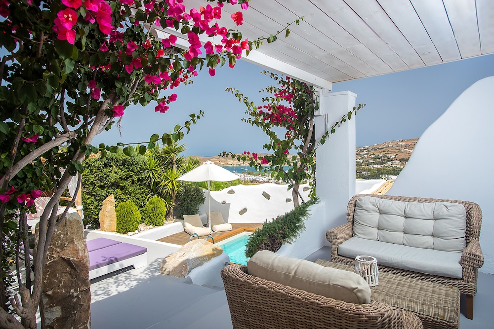 Premium Suite - Photo 2