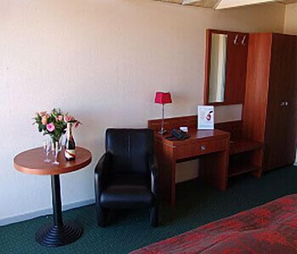 Double Room thumbnail 5