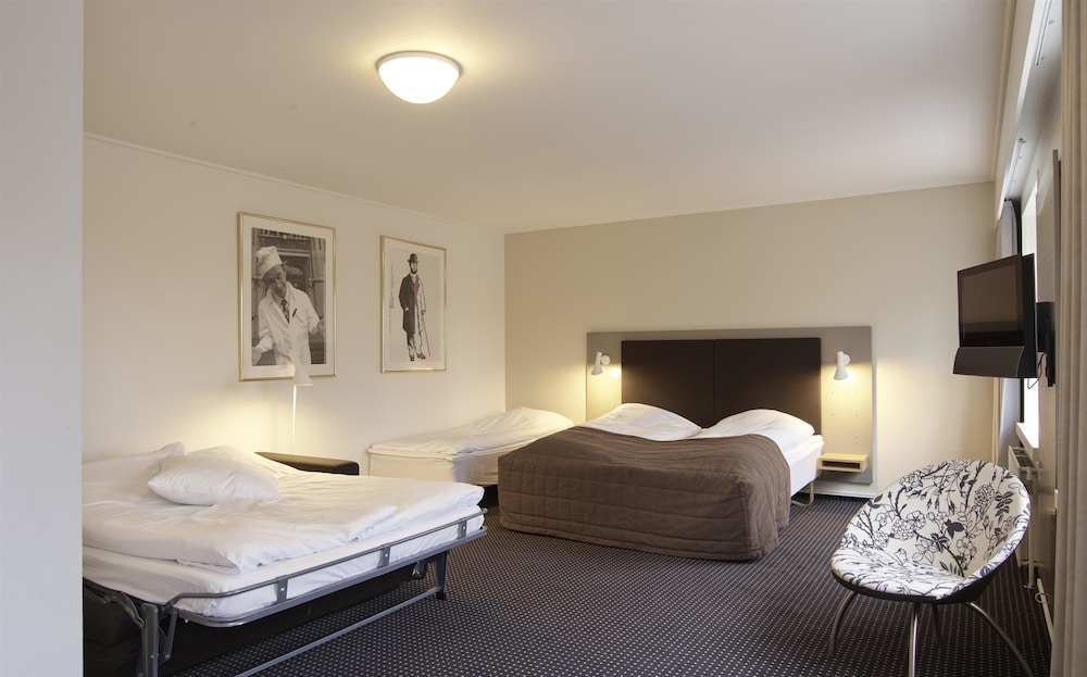 Family Room, Annex Building (5 persons) - Photo 1
