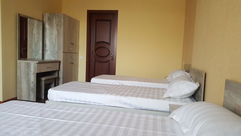 Standard Triple Room photo 2