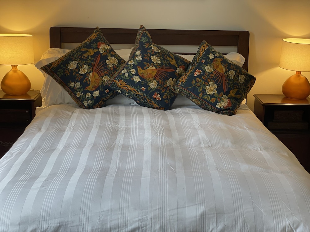 Executive Double Room, Shared Bathroom, Garden View (Wing) photo 1