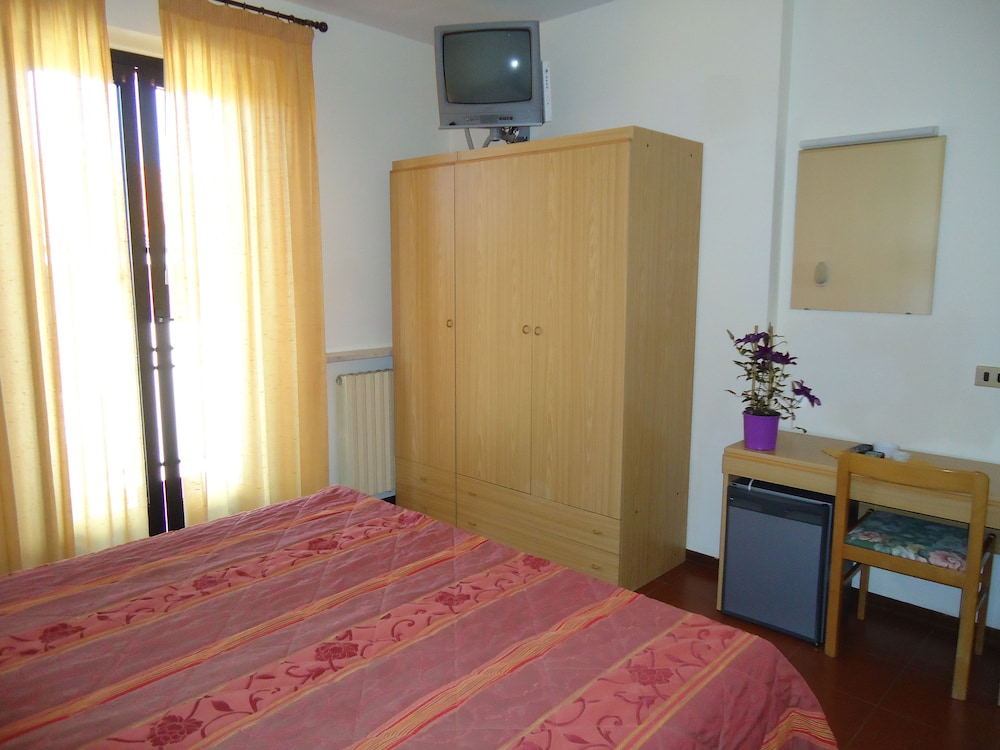 Double Room - Photo 4