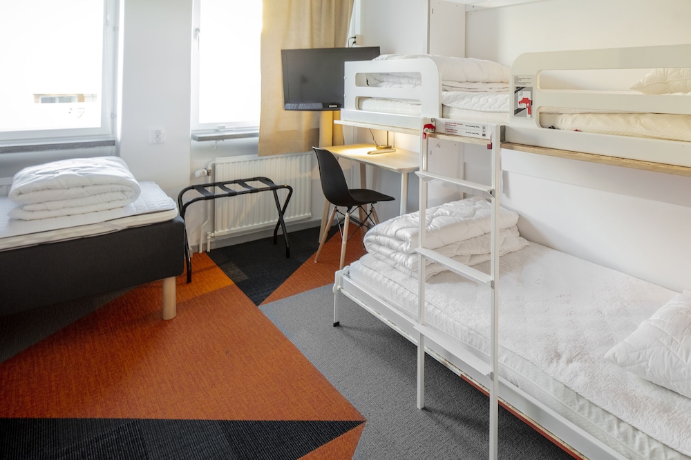 Economy Triple Room photo 1