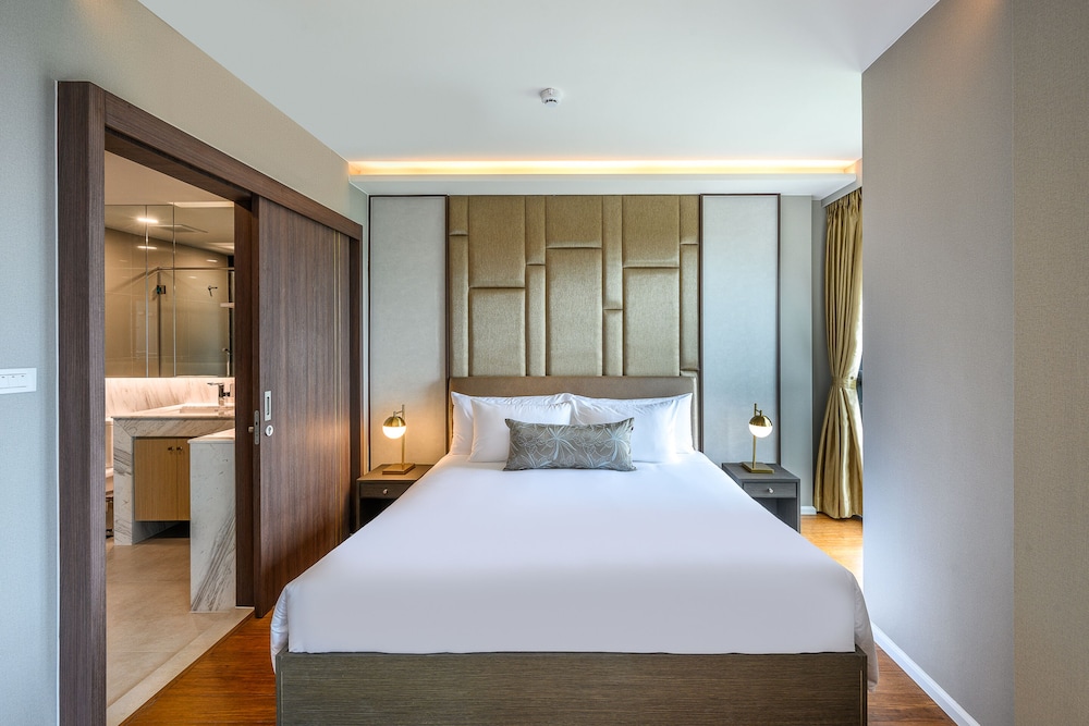 Deluxe Ocean View - Photo 6