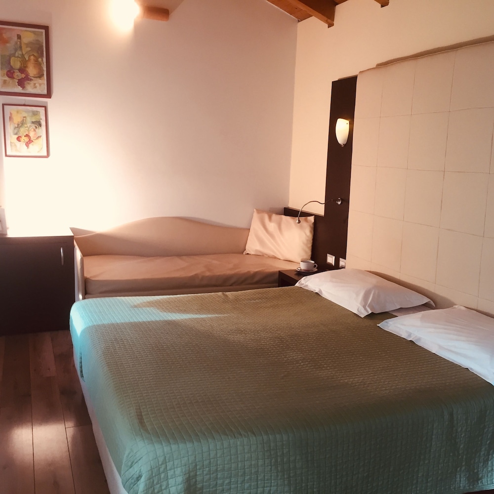 Superior Quadruple Room, Mountain View