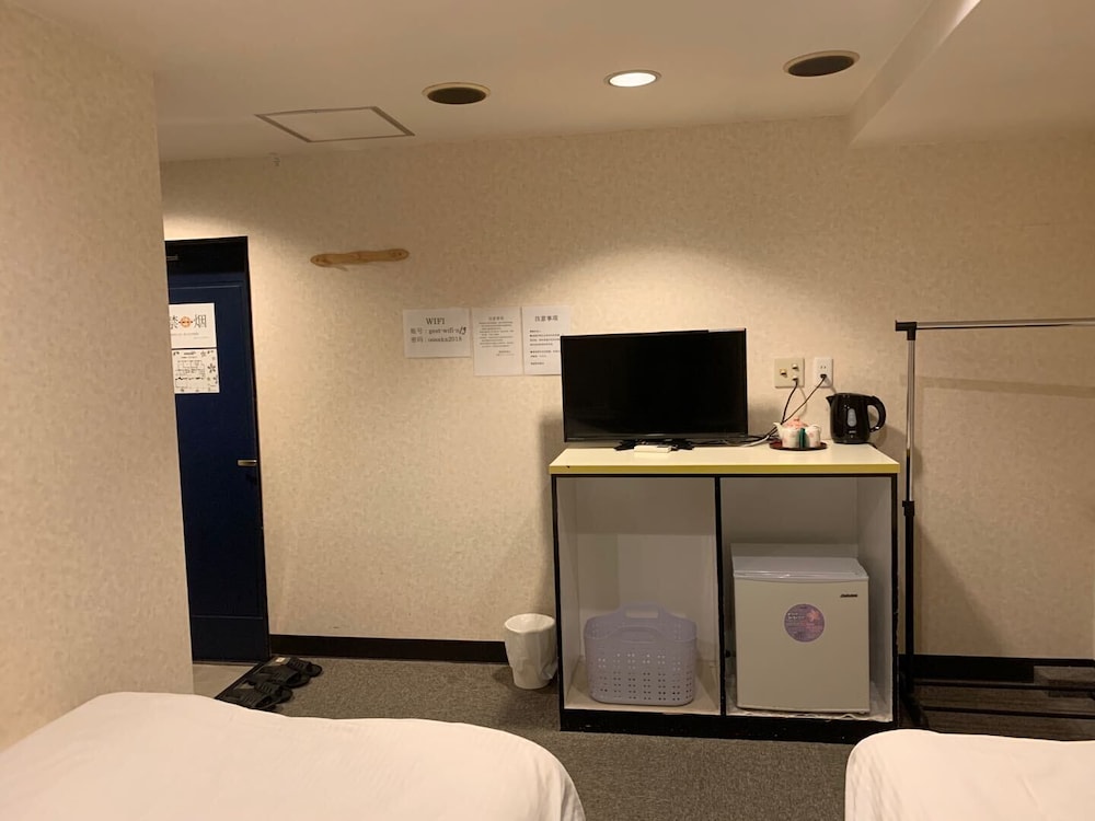 Twin Room - Photo 3