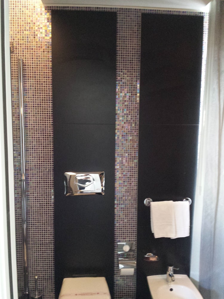 Classic Double or Twin Room - Photo 18