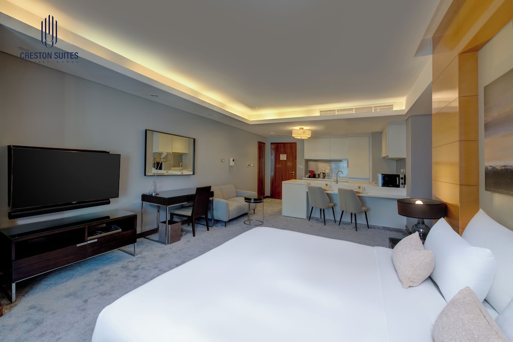 Design Studio - J, 1 King Bed, Balcony, City View