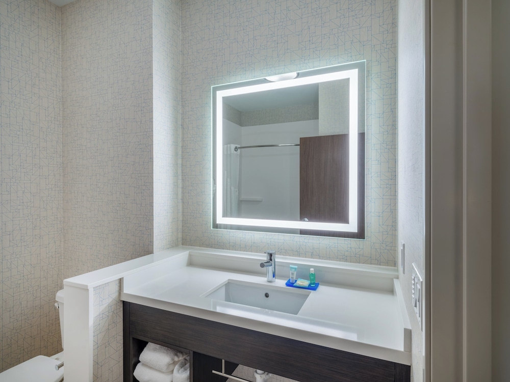 Suite, 2 Queen Beds - Photo 7