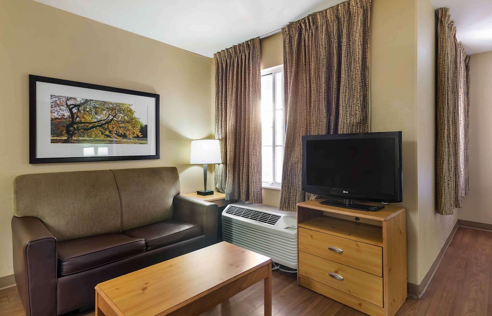 Deluxe Studio, Multiple Beds, Non Smoking - Photo 2