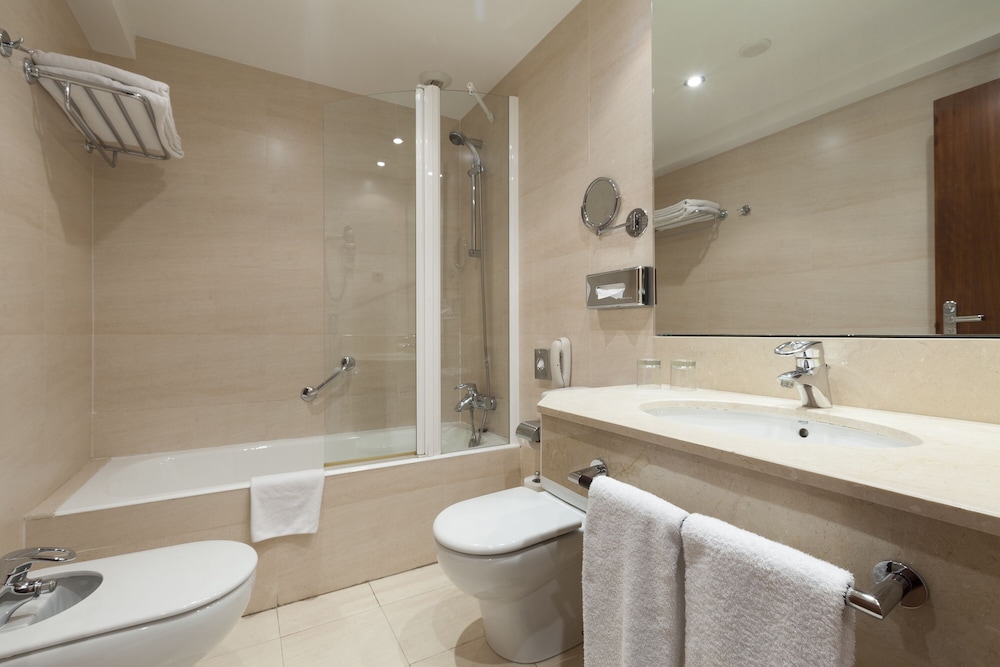 Standard Double Room - Photo 7