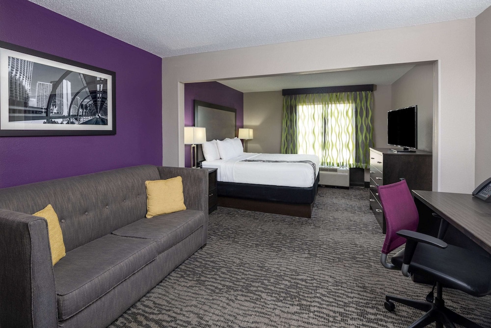 Executive Room, 1 King Bed, Non Smoking - Photo 7