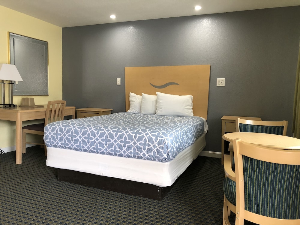 Deluxe Single Room, 1 Queen Bed, Non Smoking