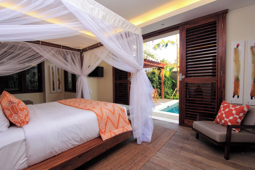 Villa 3 - Two-Bedroom Villa with Private Pool photo 3