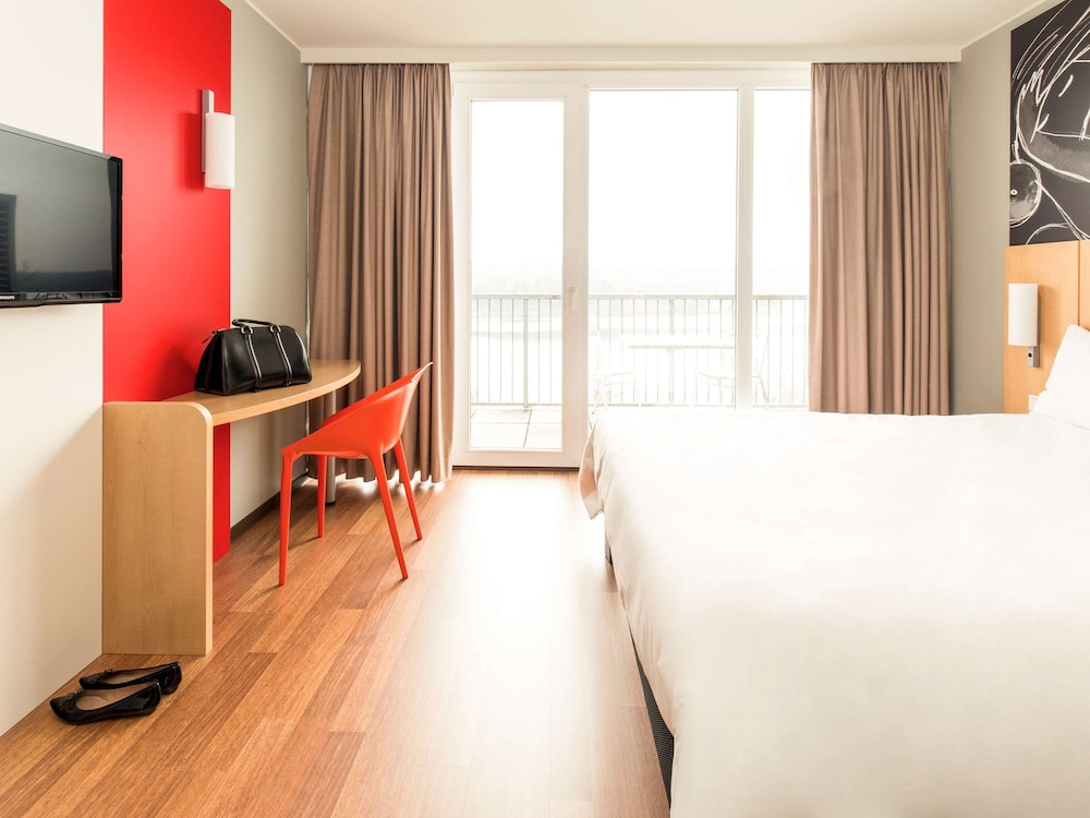 Superior Room, 1 Queen Bed, Lake View photo 1